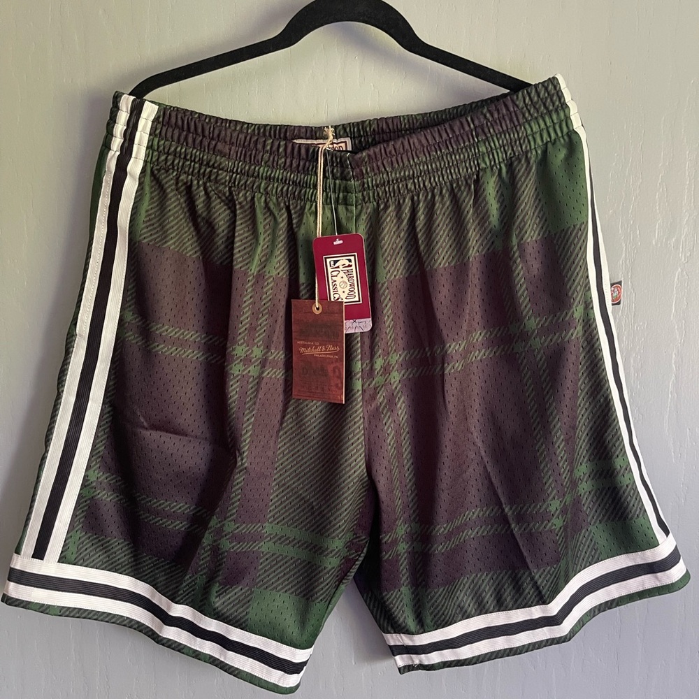NWT Mitchell & Ness X Uninterrupted Boston Celtics NBA Swingman shorts Men’s XL